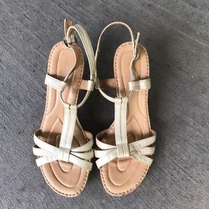 Born sandals in pearl size 8 (39)